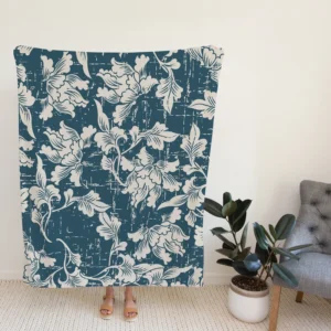 Antique White Flower Toile Fleece Blanket