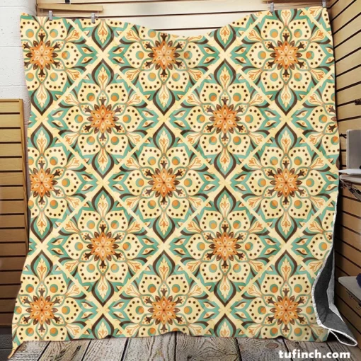 Arabesque Floral Pattern Quilt Blanket