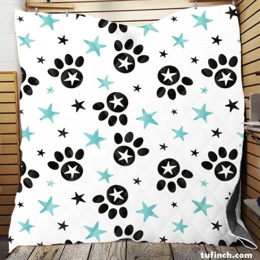 Black Paw Prints With Stars Quilt Blanket