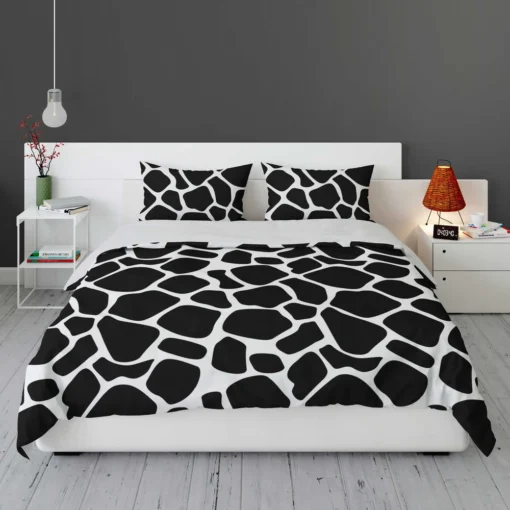 Black & White Giraffe Print Bedding Set 1