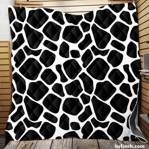 Black & White Giraffe Print Quilt Blanket