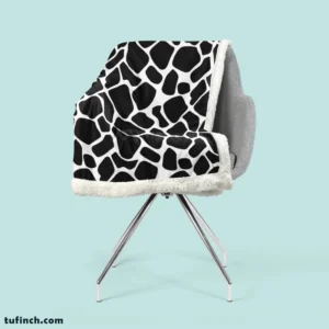 Black & White Giraffe Print Sherpa Fleece Blanket 2