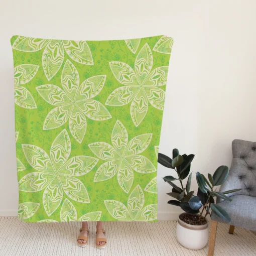 Classic Floral Pattern Design Fleece Blanket