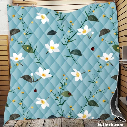 Cute Little White Blooming White Flowers Quilt Blanket