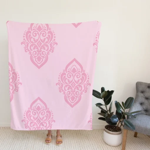 Elegant Pink Damask Pattern Fleece Blanket