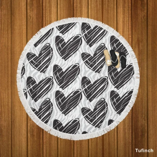 Hatch Black Heart Pattern Round Beach Towel