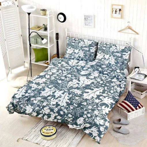 Hollybush Leaf Toile Pattern Bedding Set