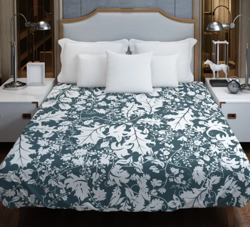 Hollybush Leaf Toile Pattern Duvet Cover