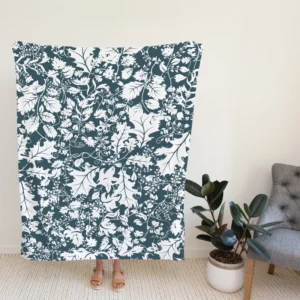 Hollybush Leaf Toile Pattern Fleece Blanket