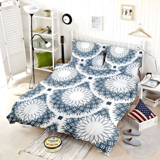 Luxurious Arabesque Pattern Bedding Set