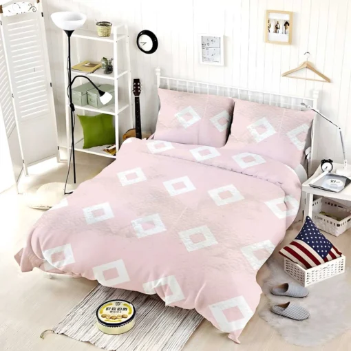 Pink And White Diamond Pattern Bedding Set