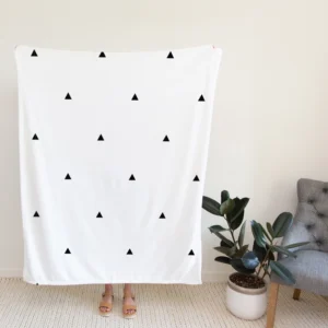 Random Triangle Minimalist Pattern Fleece Blanket