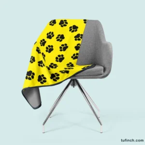 Rotated Pattern Dog Paw Fleece Blanket 2