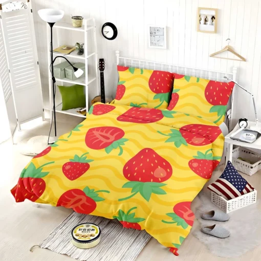 Strawberry Yellow Wave Background Bedding Set