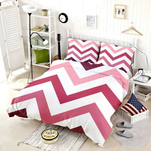 Viva Magenta Diagonal Zigzag Bedding Set